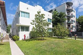 West Deco Boutique Apartments