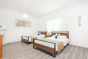 West Deco Boutique Apartments