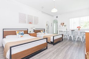 West Deco Boutique Apartments
