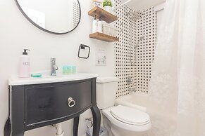 West Deco Boutique Apartments