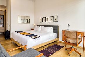 Forma Reforma by Mr. W