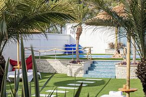 Étoiles Luxury Guest House Resort