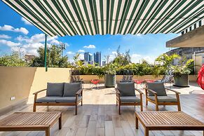 VICENTE SUAREZ by Mr. W