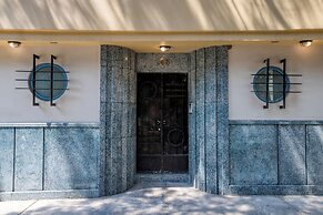 VICENTE SUAREZ by Mr. W