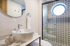 VICENTE SUAREZ by Mr. W