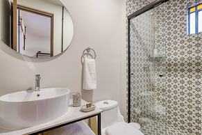 VICENTE SUAREZ by Mr. W