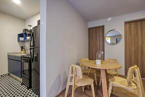 VICENTE SUAREZ by Mr. W