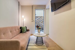 VICENTE SUAREZ by Mr. W