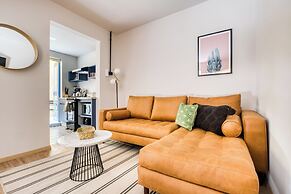 VICENTE SUAREZ by Mr. W