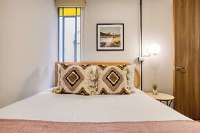 VICENTE SUAREZ by Mr. W