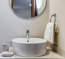 VICENTE SUAREZ by Mr. W