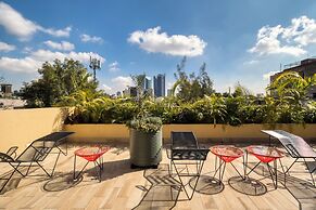 VICENTE SUAREZ by Mr. W