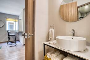 VICENTE SUAREZ by Mr. W