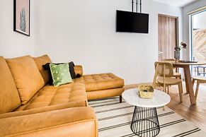 VICENTE SUAREZ by Mr. W