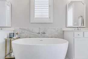 Walking on Sunshine 246 LAK