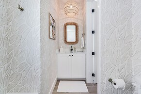 Lakeside Luxury 230 LAK