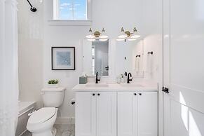 Lakeside Luxury 230 LAK