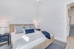 Lakeside Luxury 230 LAK