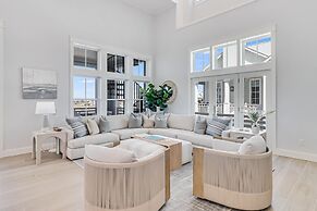 Lakeside Luxury 230 LAK