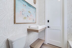 Lakeside Luxury 230 LAK