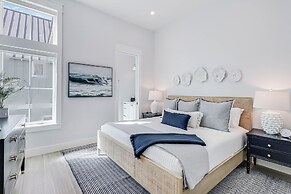 Lakeside Luxury 230 LAK