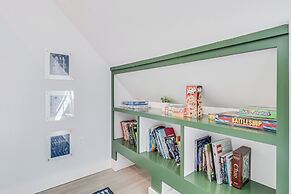 Lakeside Luxury 230 LAK