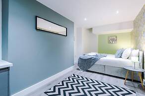 Old Trafford Two-bedroom Stay by Belvilla