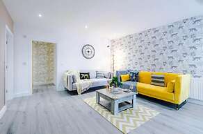 Old Trafford Two-bedroom Stay by Belvilla