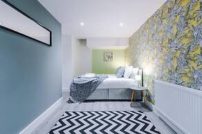 Old Trafford Two-bedroom Stay by Belvilla
