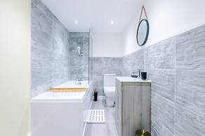 Old Trafford Two-bedroom Stay by Belvilla