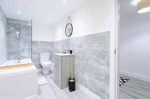 Old Trafford Two-bedroom Stay by Belvilla