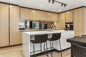 Elegant retreat in Wynyard Quarter