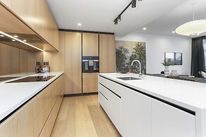 Elegant retreat in Wynyard Quarter