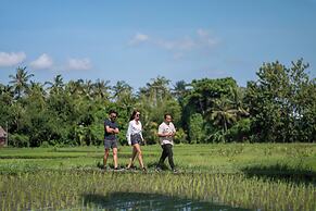 Unagi Wooden Villa by Emana