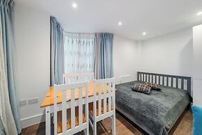 Modern 1-Bedroom Flat in Central London