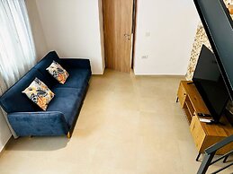 Roussos Place - Next To Splantzia Square - 2bd 2ba