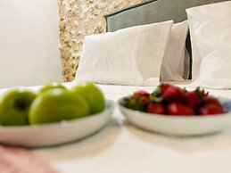 Roussos Place - Next To Splantzia Square - 2bd 2ba