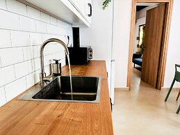 Roussos Place - Next To Splantzia Square - 2bd 2ba