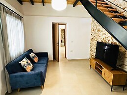 Roussos Place - Next To Splantzia Square - 2bd 2ba