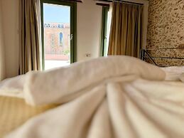 Roussos Place - Next To Splantzia Square - 2bd 2ba