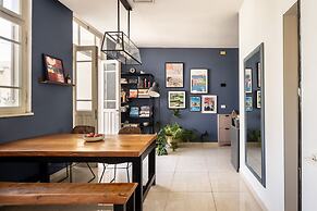 Bauhaus Artistic Haven by Sea N' Rent