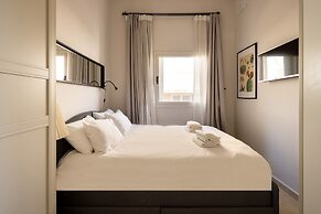 Bauhaus Artistic Haven by Sea N' Rent