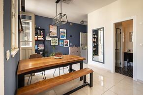 Bauhaus Artistic Haven by Sea N' Rent