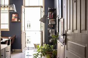 Bauhaus Artistic Haven by Sea N' Rent