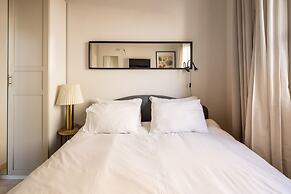 Bauhaus Artistic Haven by Sea N' Rent