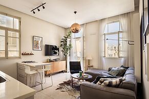 Bauhaus Artistic Haven by Sea N' Rent