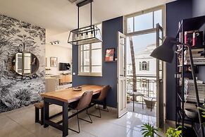 Bauhaus Artistic Haven by Sea N' Rent