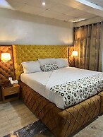 Francinesplace Hotel