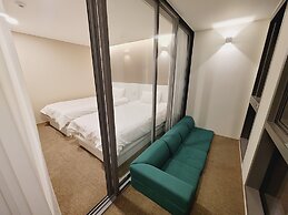 ELBON the Stay X BONA Travel