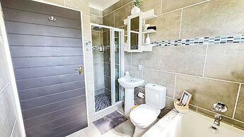 Luxury Apartment St Lucia 43 On the Bridge